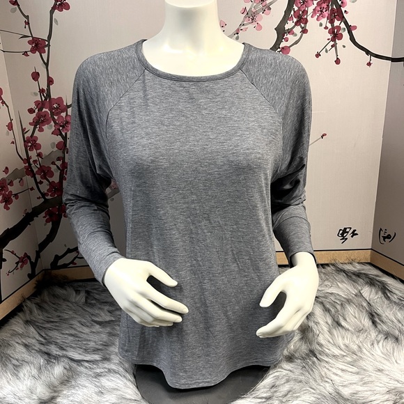 GapFit BREATHE Gray Active Top Tee - Picture 3 of 5